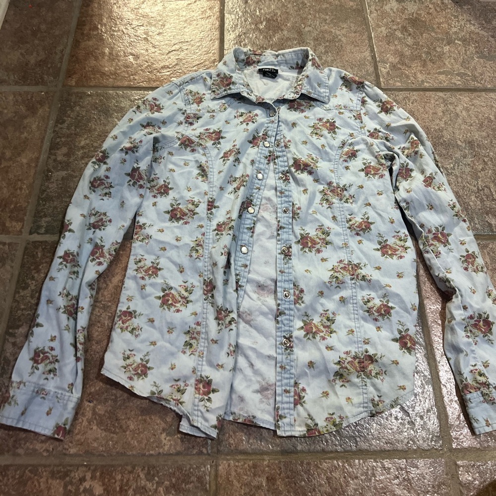 Flower button up shirt. Rue 21 size medium